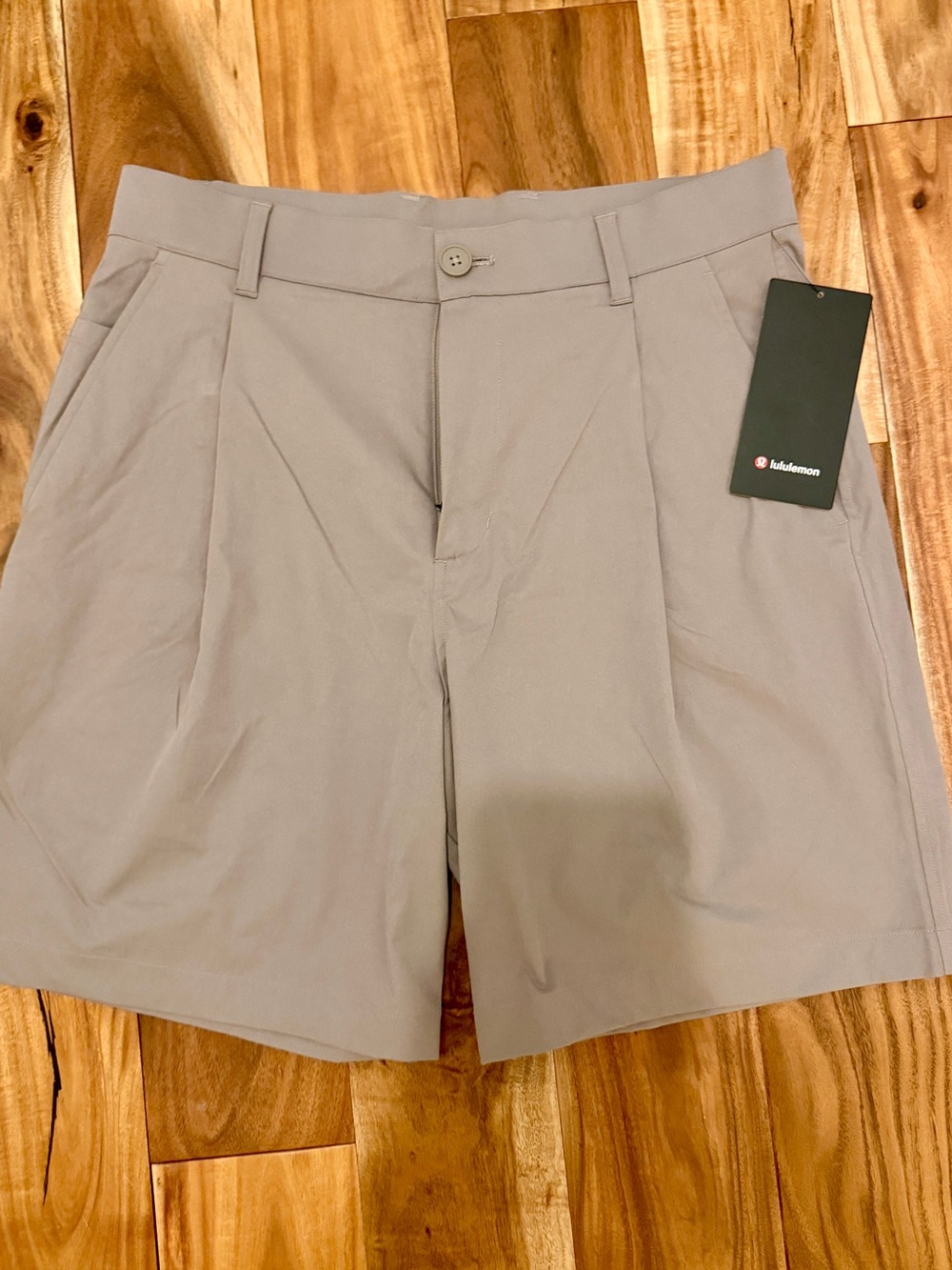 Lululemon Woven Relaxed-Fit Short 8” Taupe Grey Size 32 NWT $98 Retail
